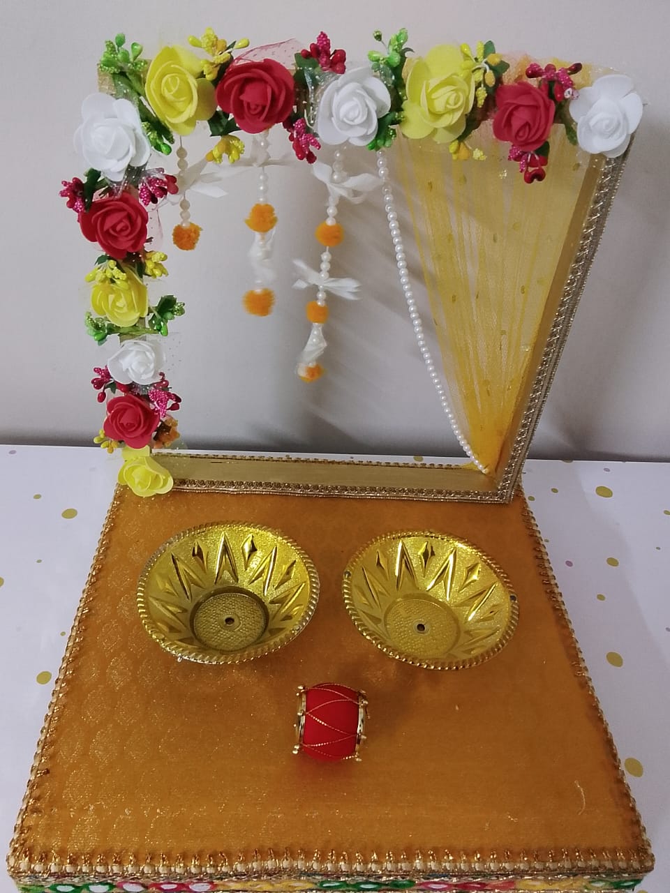 Floral Arch Mehndi Décor Tray – Handmade Traditional Setup