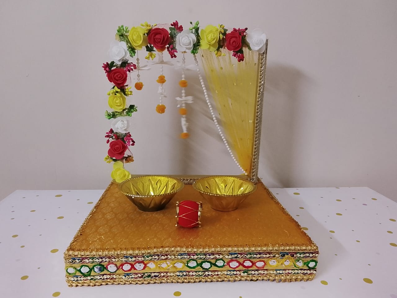 Floral Arch Mehndi Décor Tray – Handmade Traditional Setup