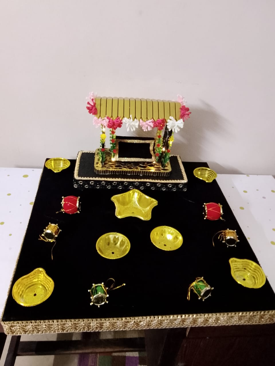 Traditional Handmade Mehndi Décor Set – Floral Jhoola Theme